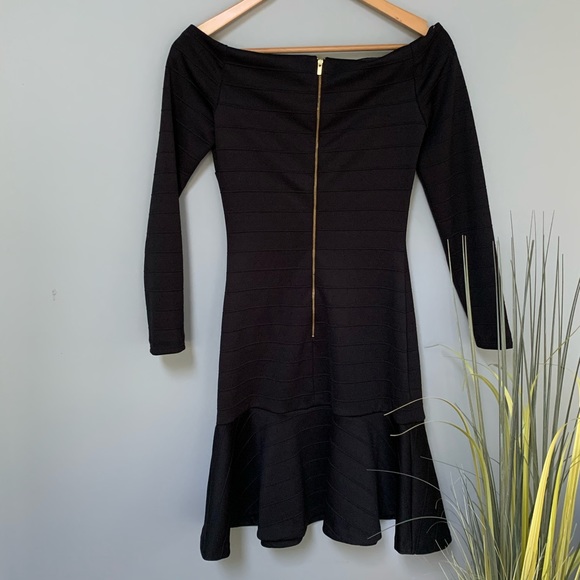 Banana Republic | Off the shoulder mermaid dress - Picture 4 of 7